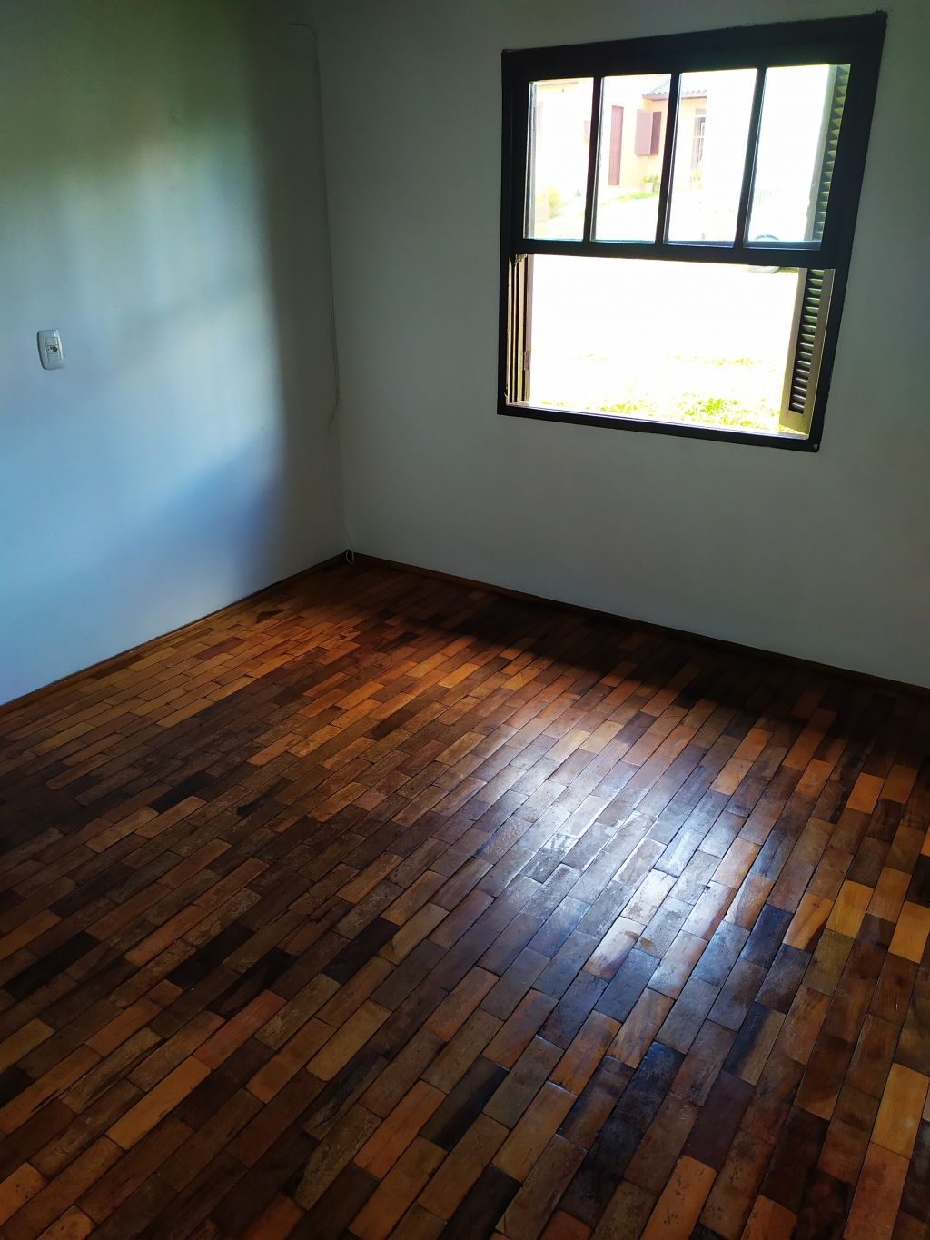 CASA COM 2 DORMITÓRIOS