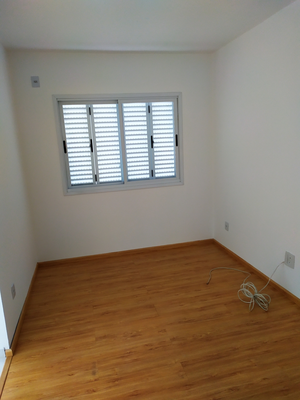 APARTAMENTO COM 1 DORMITÓRIO