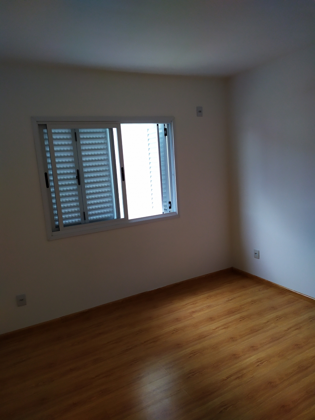 APARTAMENTO COM 1 DORMITÓRIO