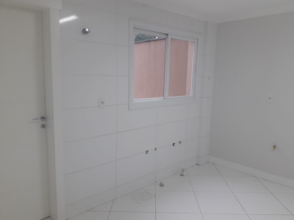 APARTAMENTO COM 3 DORMITÓRIOS