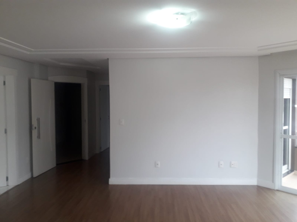 APARTAMENTO COM 3 DORMITÓRIOS