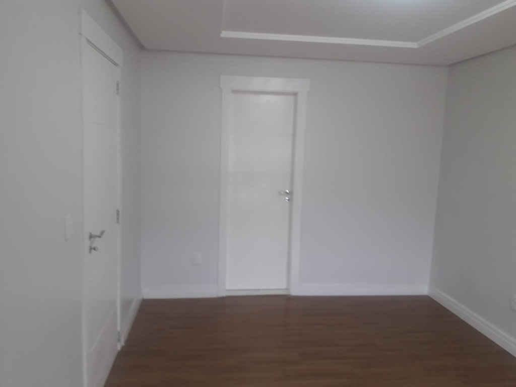 APARTAMENTO COM 3 DORMITÓRIOS