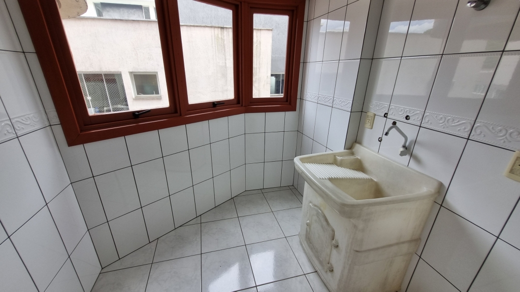 APARTAMENTO COM 2 DORMITÓRIOS