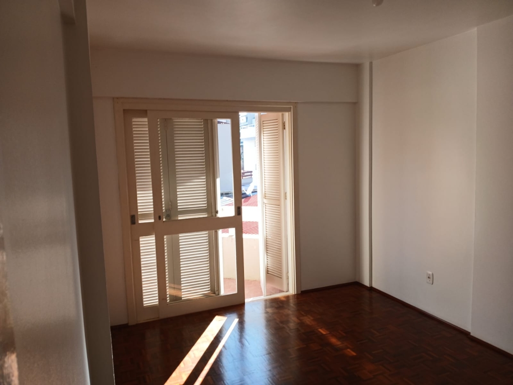 APARTAMENTO COM 2 DORMITÓRIOS