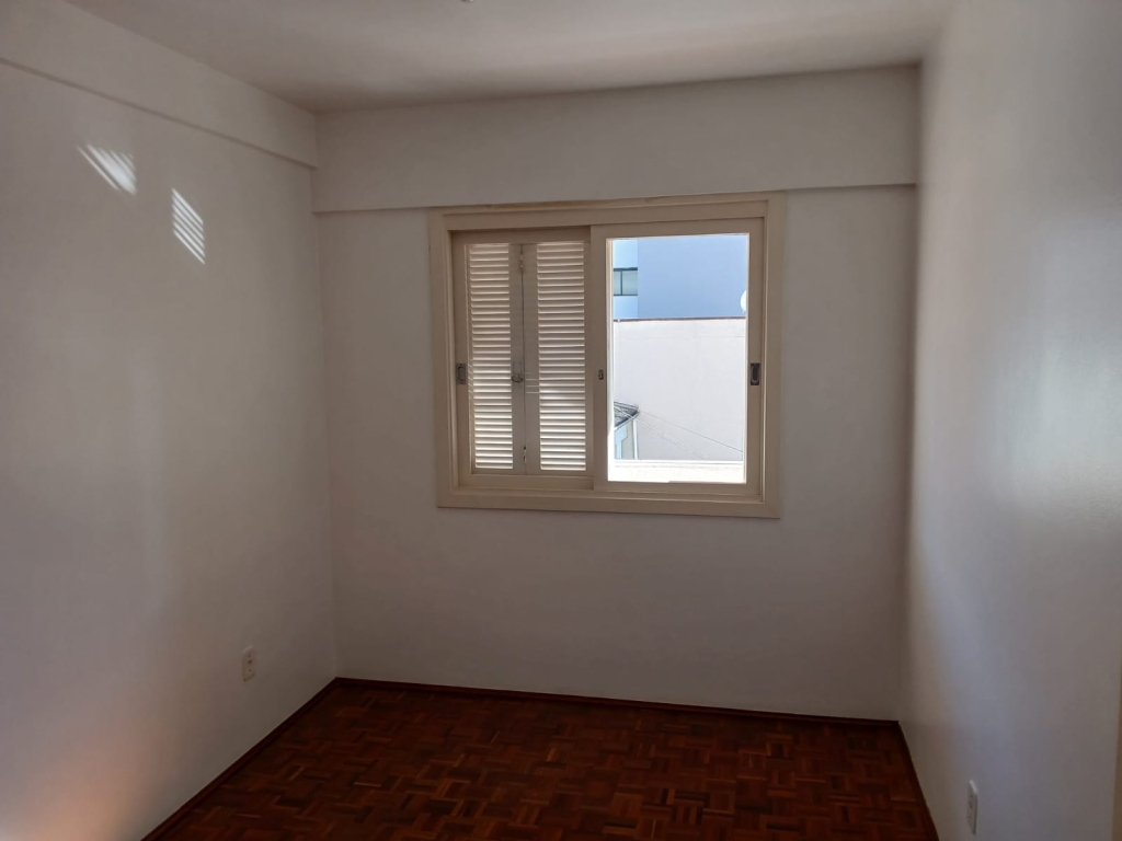 APARTAMENTO COM 2 DORMITÓRIOS