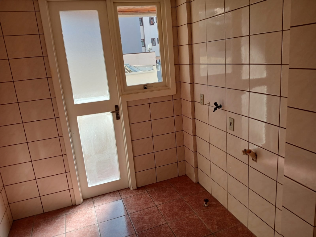 APARTAMENTO COM 2 DORMITÓRIOS