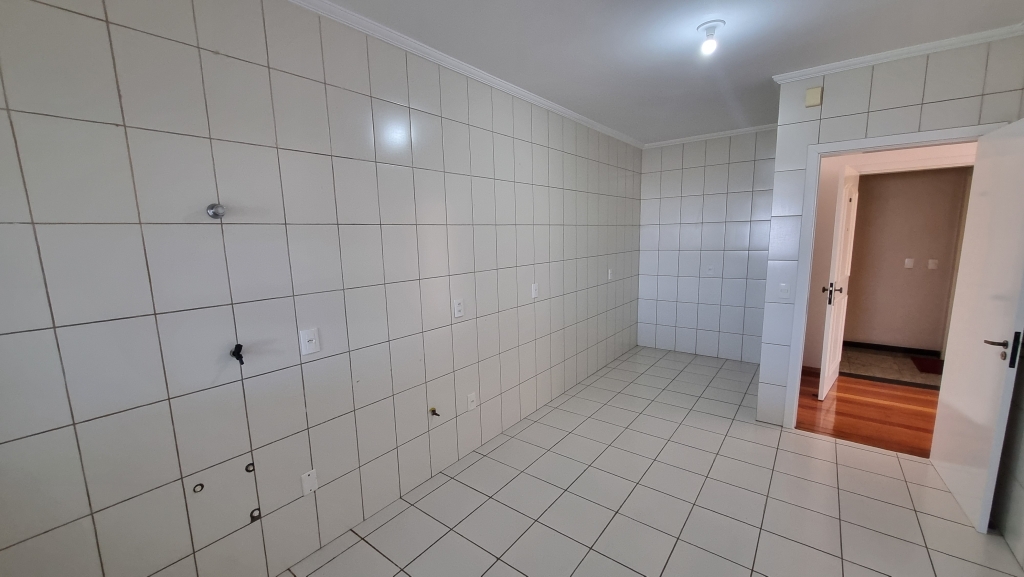 APARTAMENTO COM 3 DORMITÓRIOS