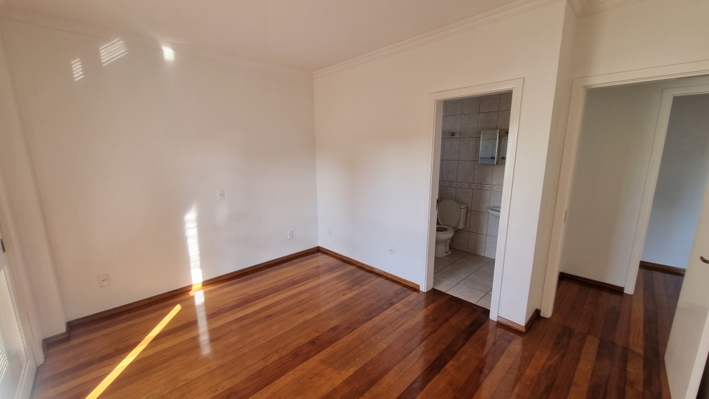 APARTAMENTO COM 3 DORMITÓRIOS
