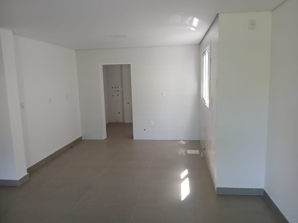 APARAMENTO COM 2 DORMITÓRIOS,