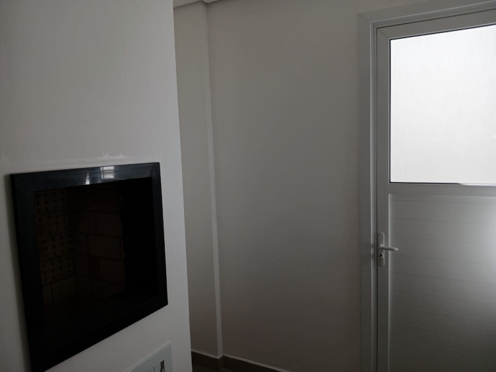 APARAMENTO COM 2 DORMITÓRIOS,