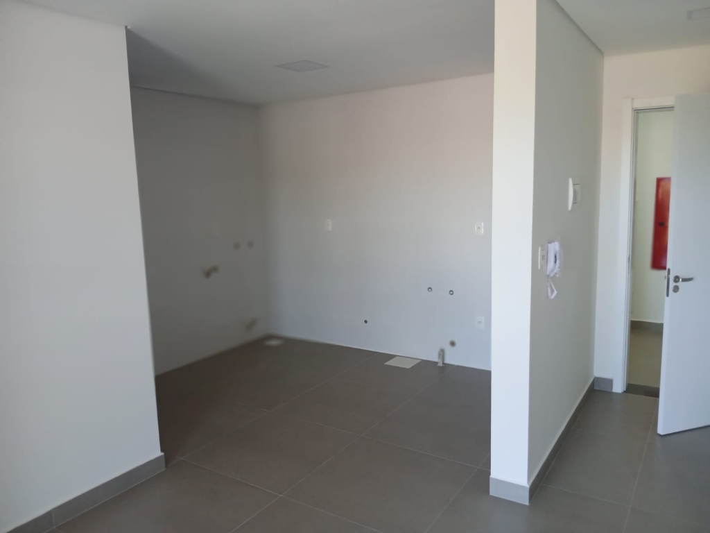 APARAMENTO COM 2 DORMITÓRIOS,