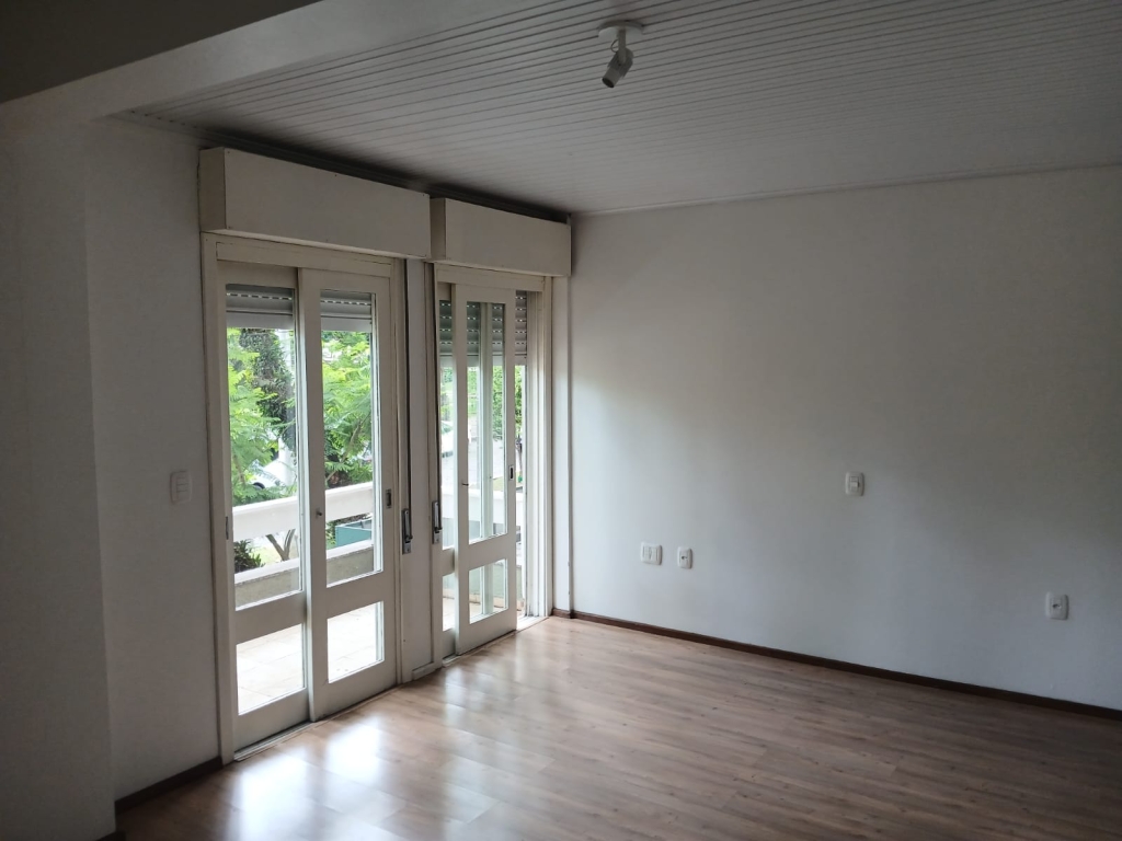 APARTAMENTO COM 3 DORMITÓRIOS