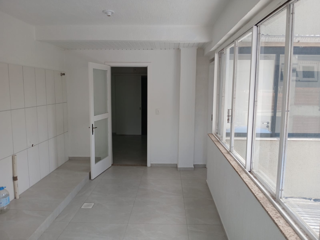APARTAMENTO COM 3 DORMITÓRIOS