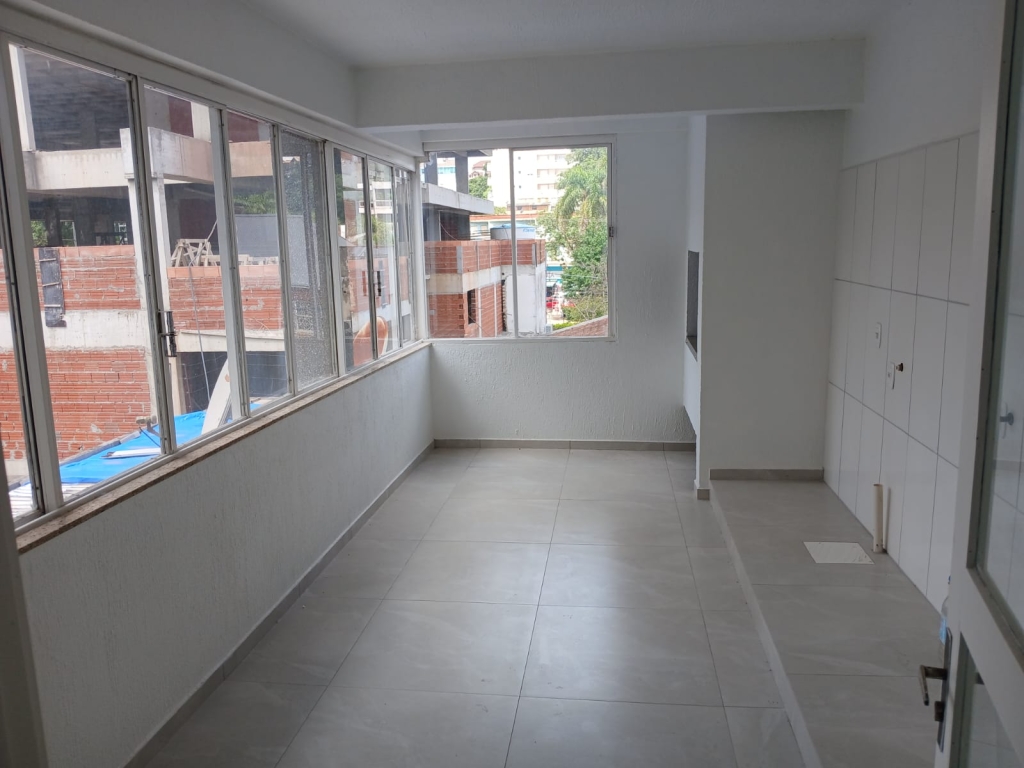 APARTAMENTO COM 3 DORMITÓRIOS