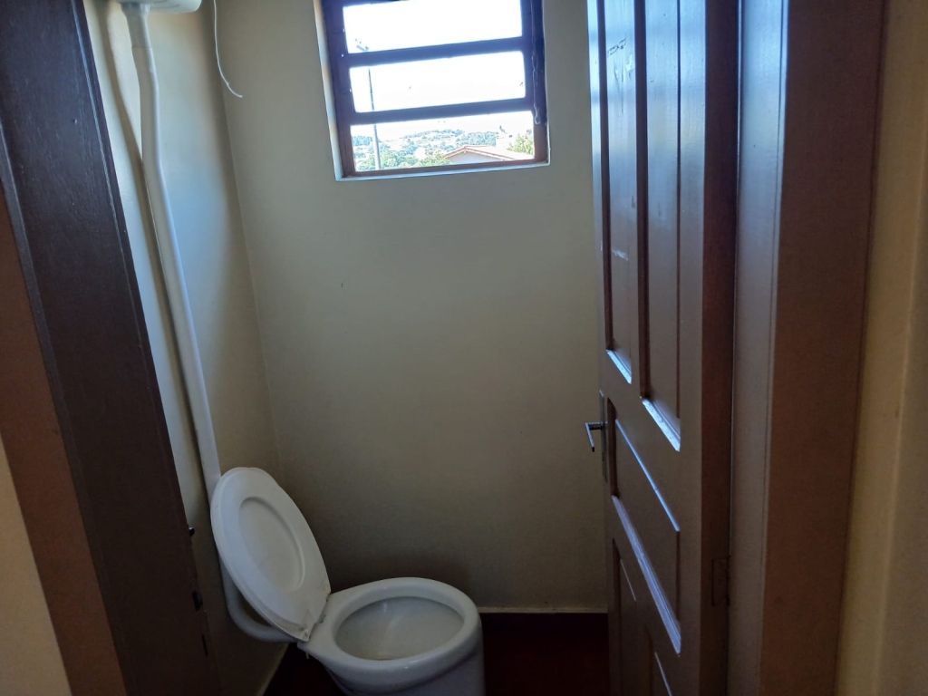 CASA COM 3 DORMITÓRIOS