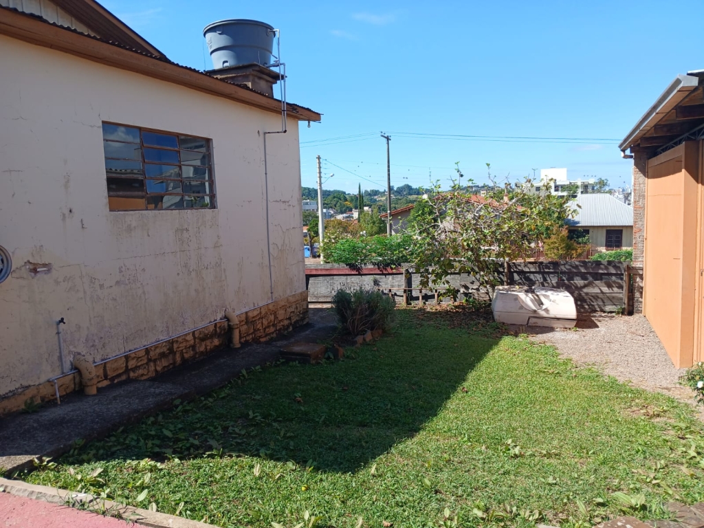 CASA COM 3 DORMITÓRIOS