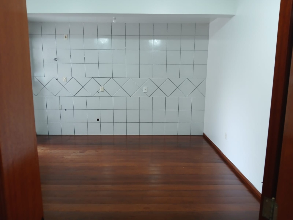 APARTAMENTO COM 1 DORMITÓRIO