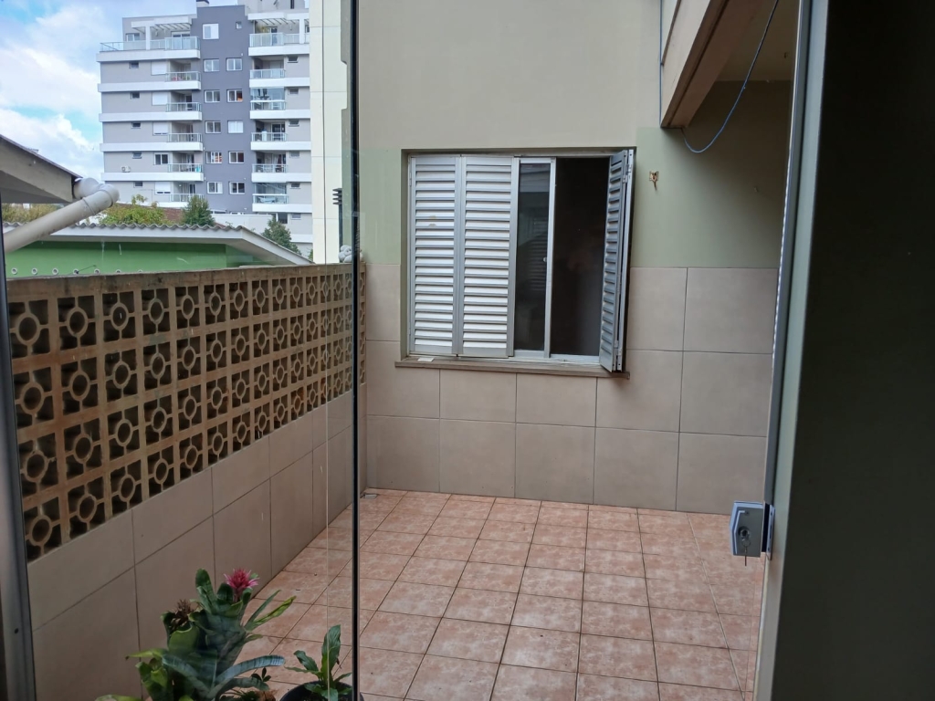 APARTAMENTO COM 2 DORMITÓRIOS