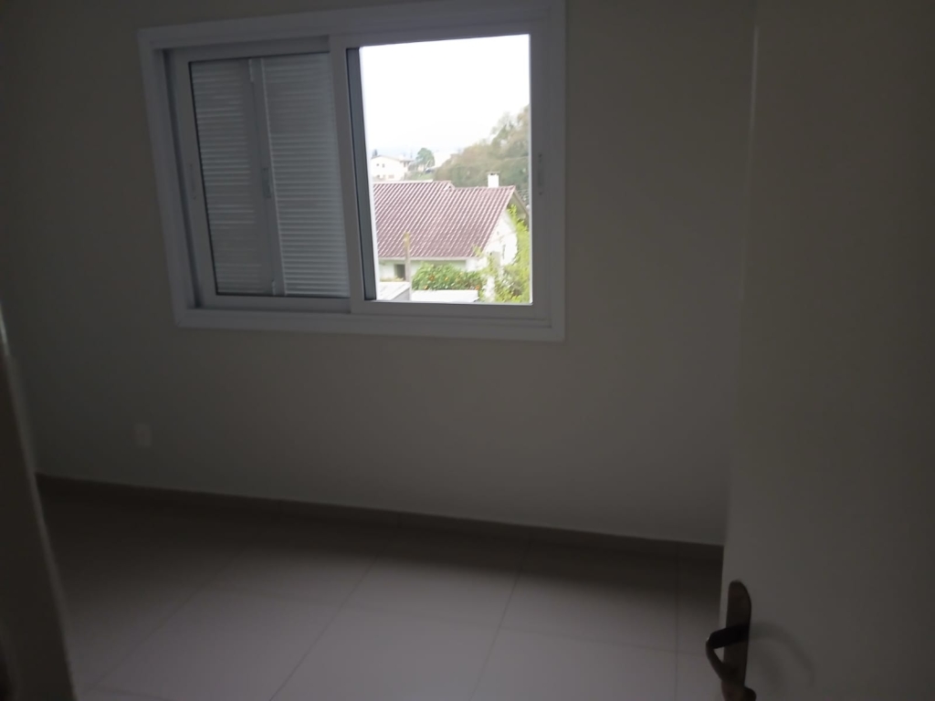 CASA COM 3 DORMITÓRIOS