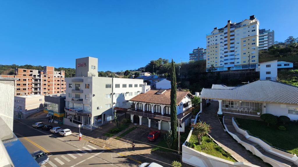 APARTAMENTO COM 3 DORMITÓRIOS